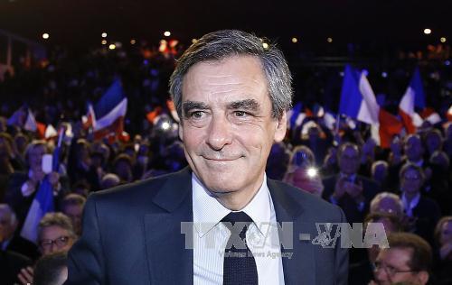 Bị khám xét nhà, ứng viên Tổng thống Pháp Fillon quyết không rút lui ảnh 1